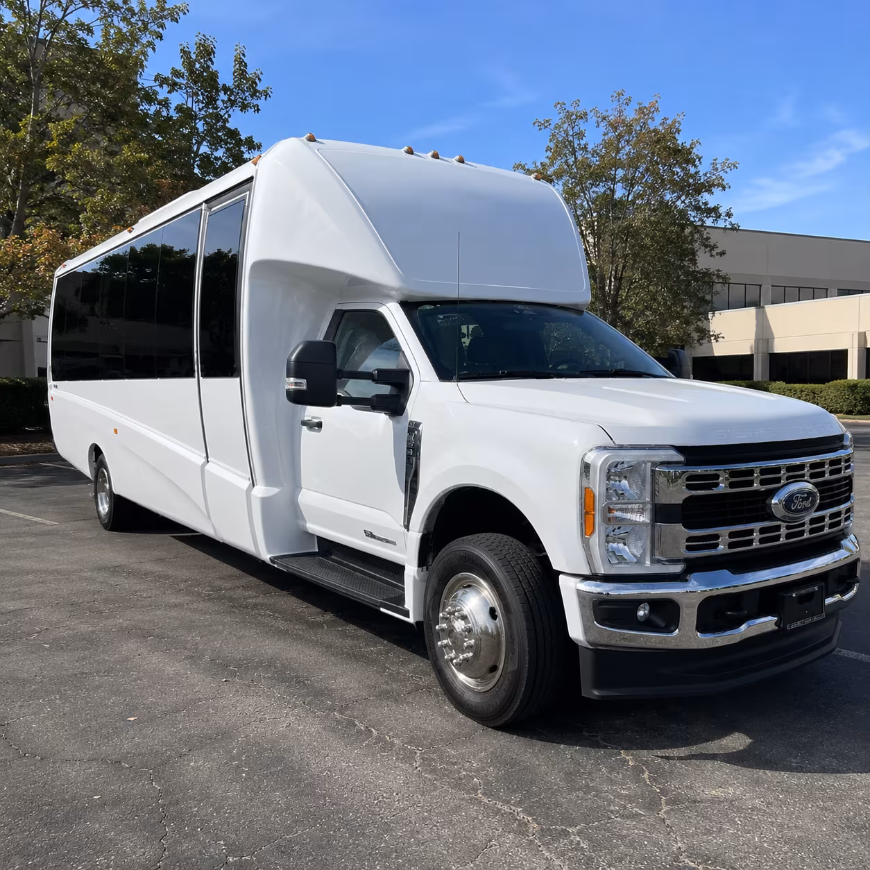 corporate airport transfer buses between santa cruz and sjc or sfo