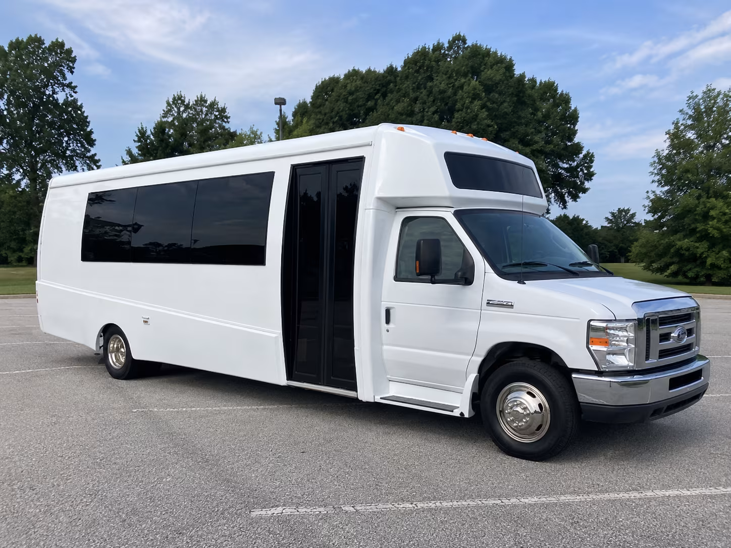 santa cruz 18 passenger party bus