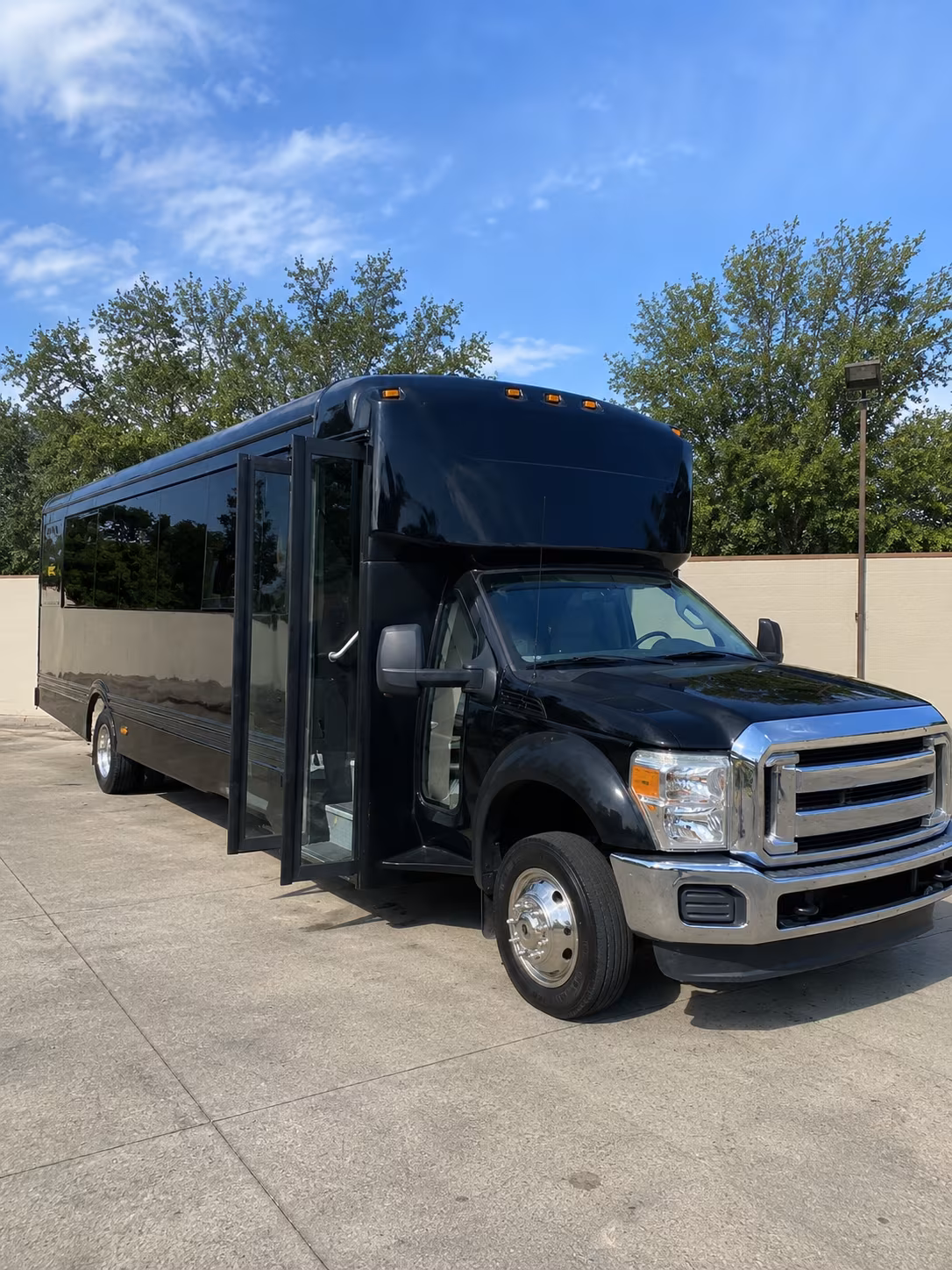 santa cruz 20 passenger party bus
