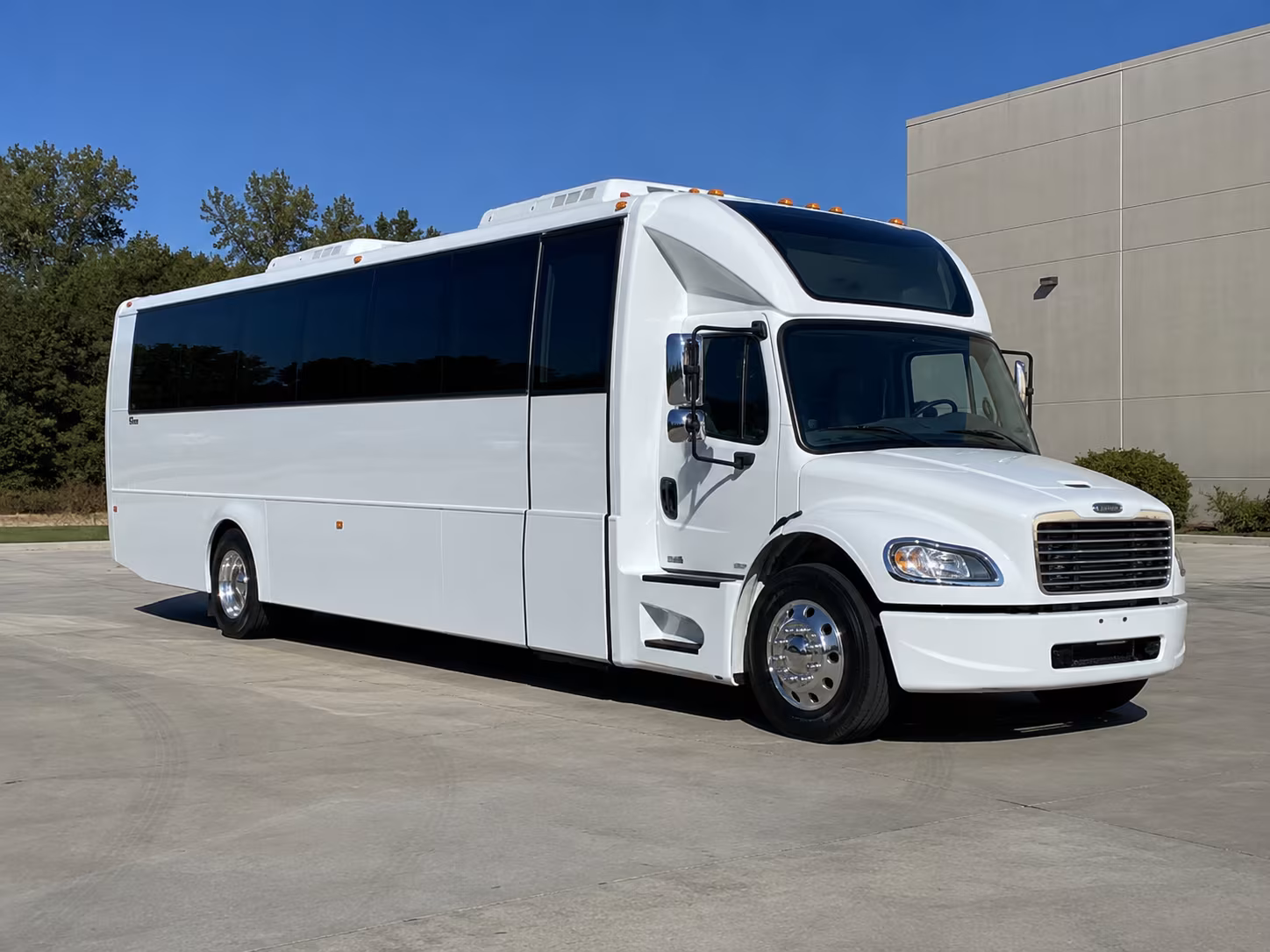 santa cruz 28 passenger party bus