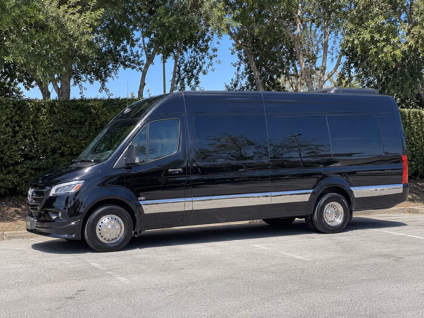 santa cruz airport transportation onboard seating