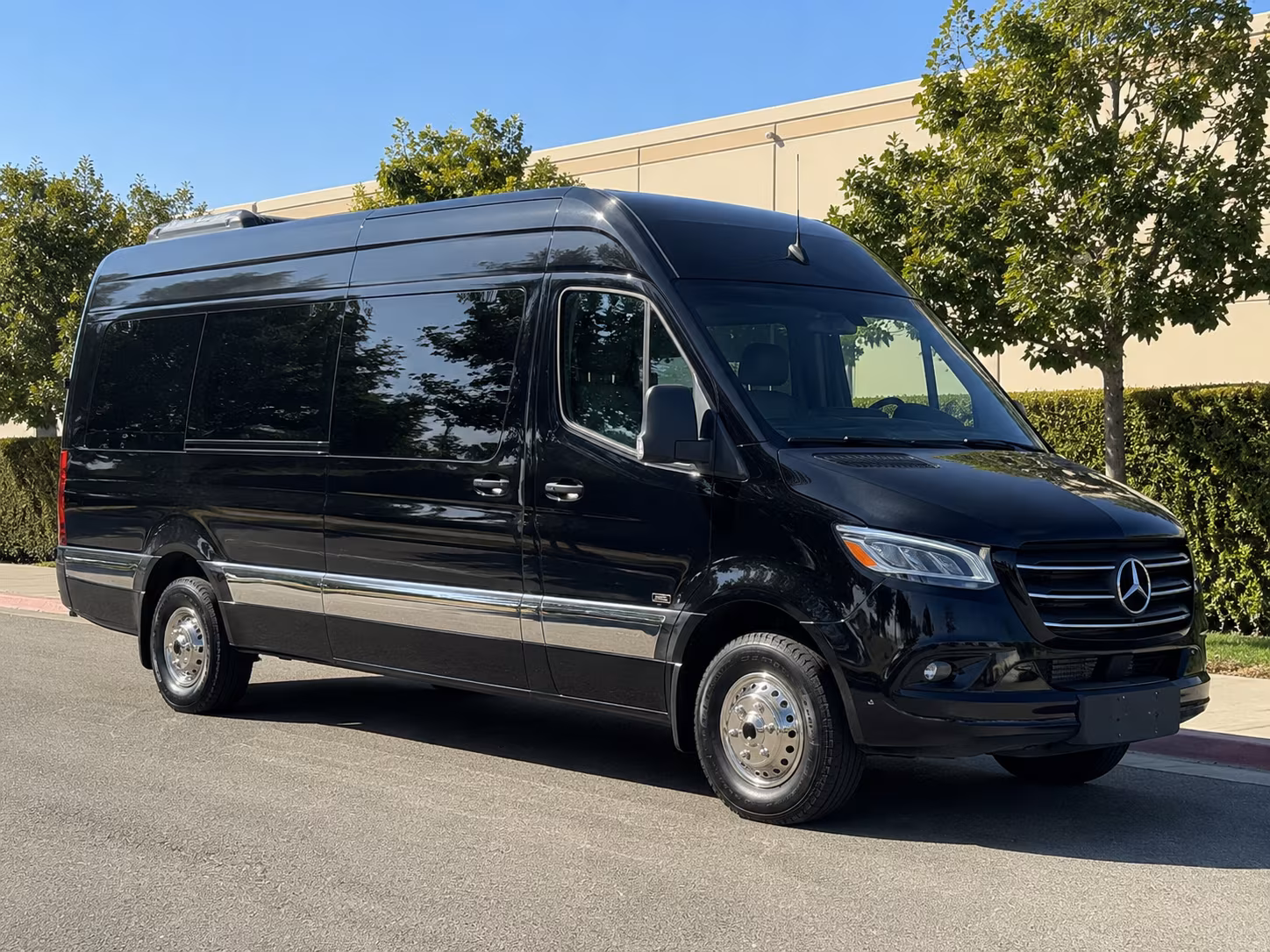 sprinter vans and minibuses for smaller santa cruz school groups